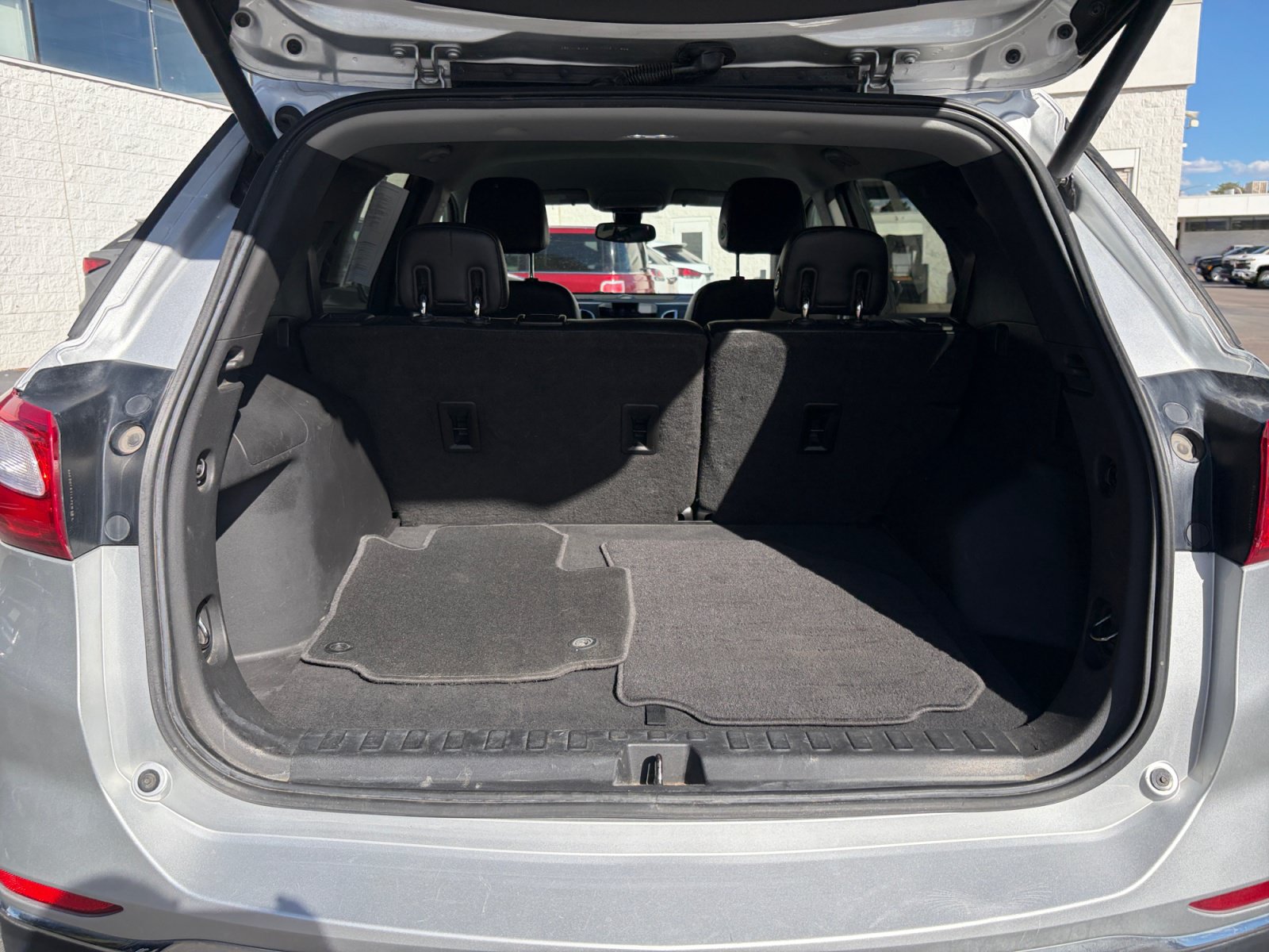 Used 2020 Chevrolet Equinox Premier AWD/4WD image 32