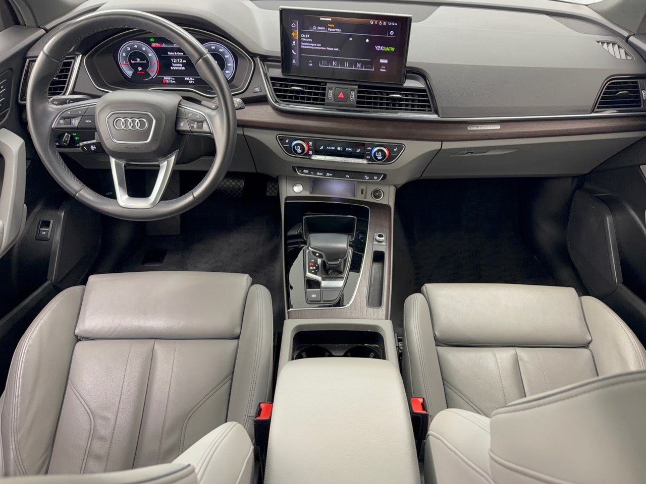 Used 2022 Audi Q5 2.0T Premium Plus w/ Premium Plus Package AWD/4WD image 17