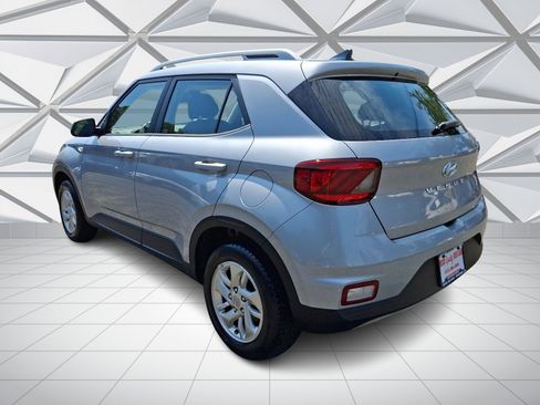 Used 2020 Hyundai Venue SEL image 7
