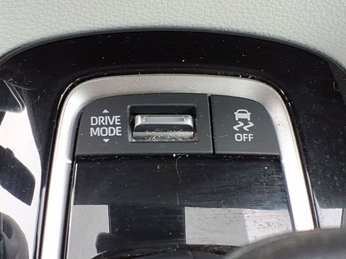 Used 2023 Toyota Corolla SE FWD image 18