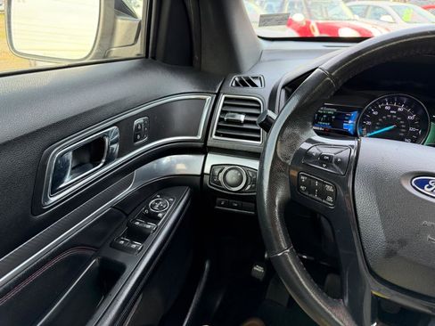 Used 2018 Ford Explorer Sport w/ Equipment Group 401A AWD/4WD image 27