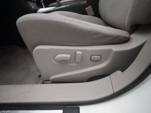 Used 2012 Nissan Rogue SV image 30