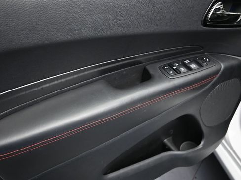 Used 2024 Dodge Durango GT image 11