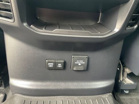 Used 2025 Toyota Tundra Limited AWD/4WD image 20