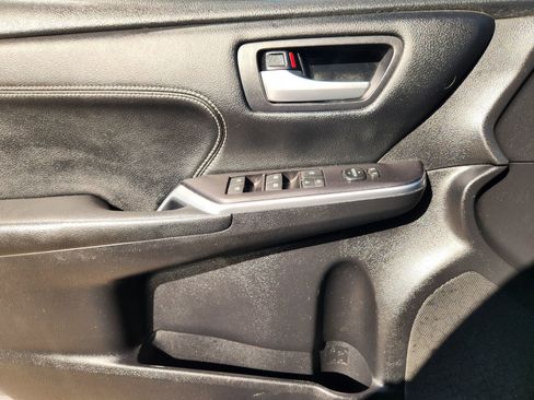 Used 2016 Toyota Camry XLE image 24