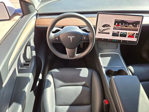 Used 2023 Tesla Model Y Long Range image 8