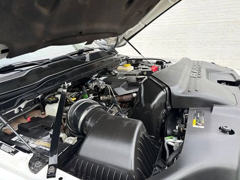 Used 2019 RAM 2500 Laramie w/ Night Edition AWD/4WD image 40
