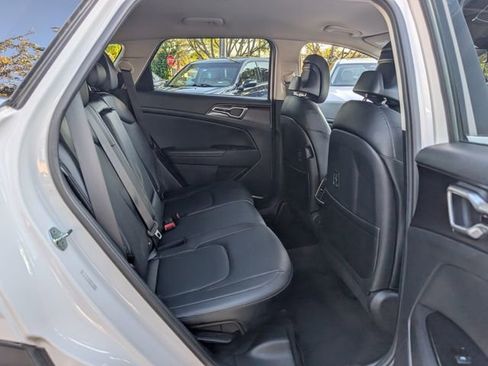 Used 2024 Kia Sportage EX image 18