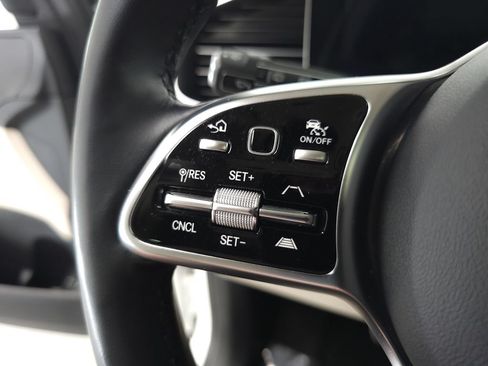Certified 2022 Mercedes-Benz GLS 450 4MATIC image 11