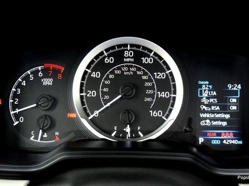 Used 2022 Toyota Corolla LE image 14