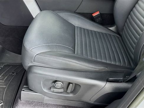 Used 2023 Land Rover Discovery S R-Dynamic image 20
