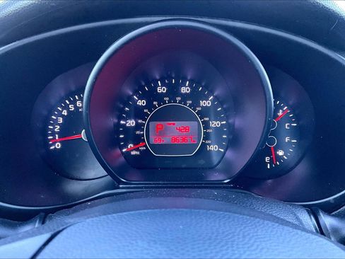 Used 2018 Kia Soul + FWD image 20