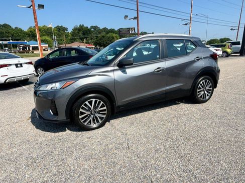 Used 2023 Nissan Kicks SV FWD image 13