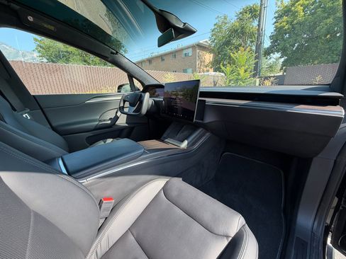 Used 2023 Tesla Model X AWD/4WD image 16