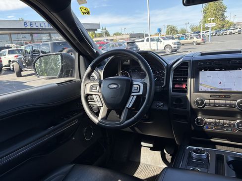Used 2019 Ford Expedition XLT w/ Equipment Group 202A AWD/4WD image 19