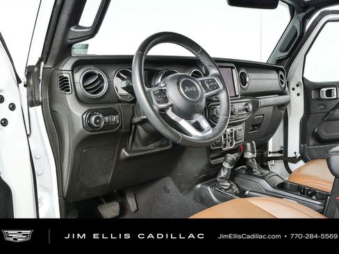 Used 2021 Jeep Wrangler Unlimited Sahara AWD/4WD image 4