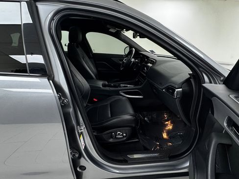 Used 2020 Jaguar F-PACE S image 36