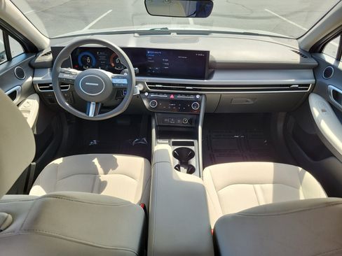 Used 2025 Hyundai Sonata SEL FWD image 12