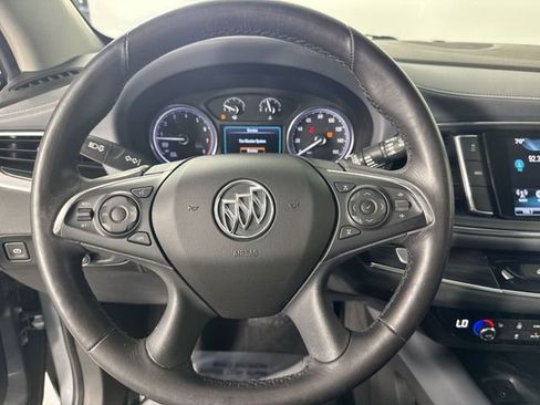 Used 2018 Buick Enclave Essence AWD/4WD image 10