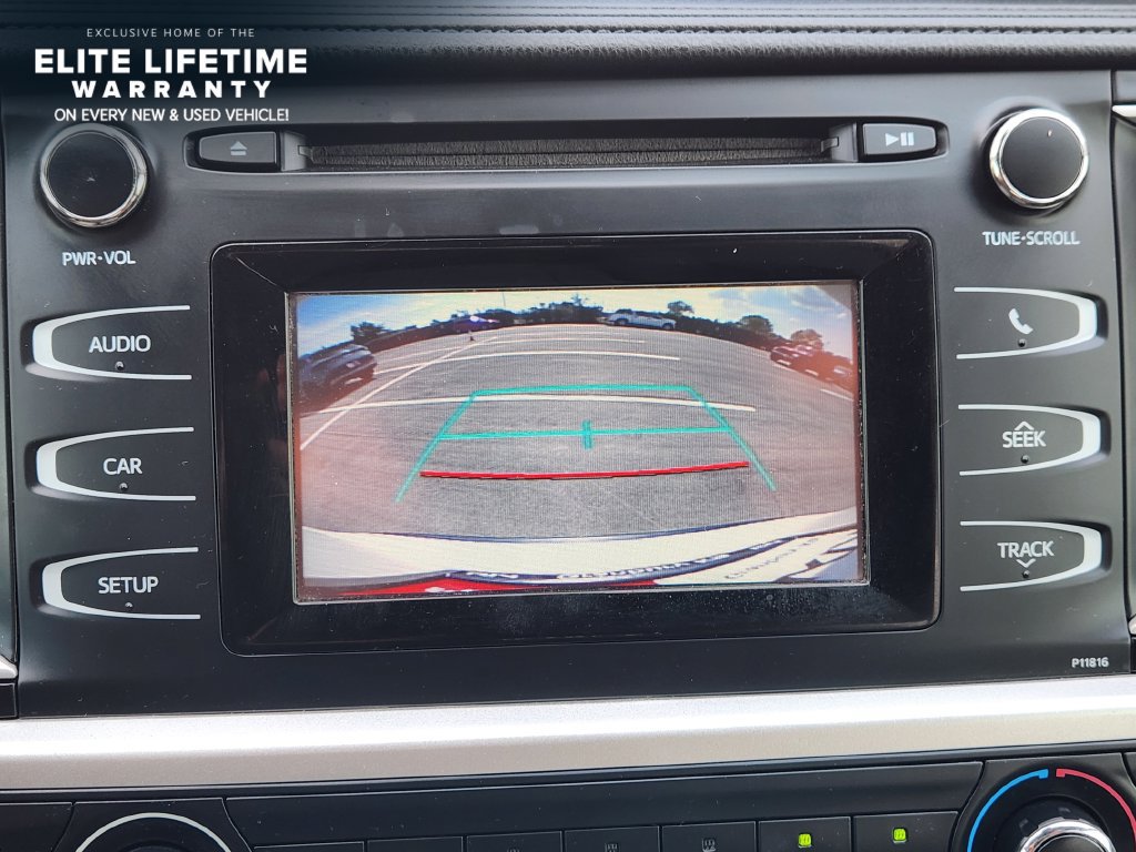 Used 2019 Toyota Highlander LE FWD image 17