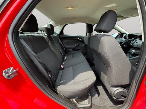 Used 2016 Ford Focus SE w/ SE Sport Package FWD image 28