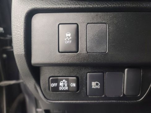 Used 2023 Toyota Tacoma SR5 AWD/4WD image 28