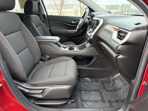 Used 2023 GMC Acadia SLE image 18