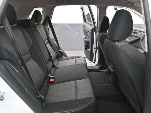 Used 2025 Nissan Rogue SV FWD image 31