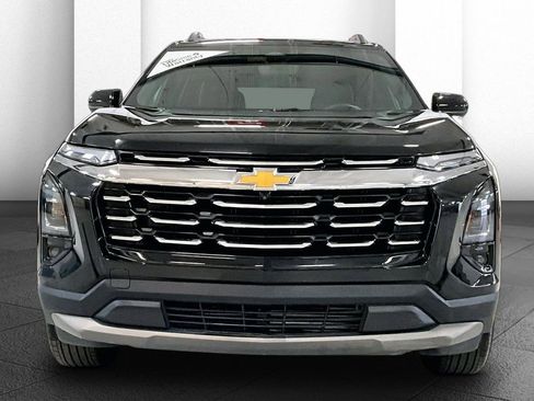 Used 2025 Chevrolet Equinox LT w/ Convenience Package II image 2