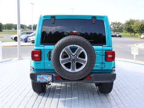 Used 2020 Jeep Wrangler Unlimited Sahara AWD/4WD image 4