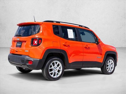 Used 2019 Jeep Renegade Latitude AWD/4WD image 5