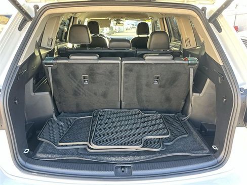 Used 2024 Volkswagen Atlas SE image 24