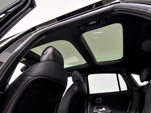 Certified 2024 Mercedes-Benz GLA 250 4MATIC image 37