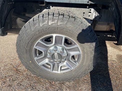 Used 2023 Ford F250 Lariat image 30