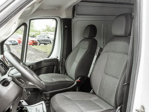 Used 2023 RAM ProMaster 2500 FWD image 6
