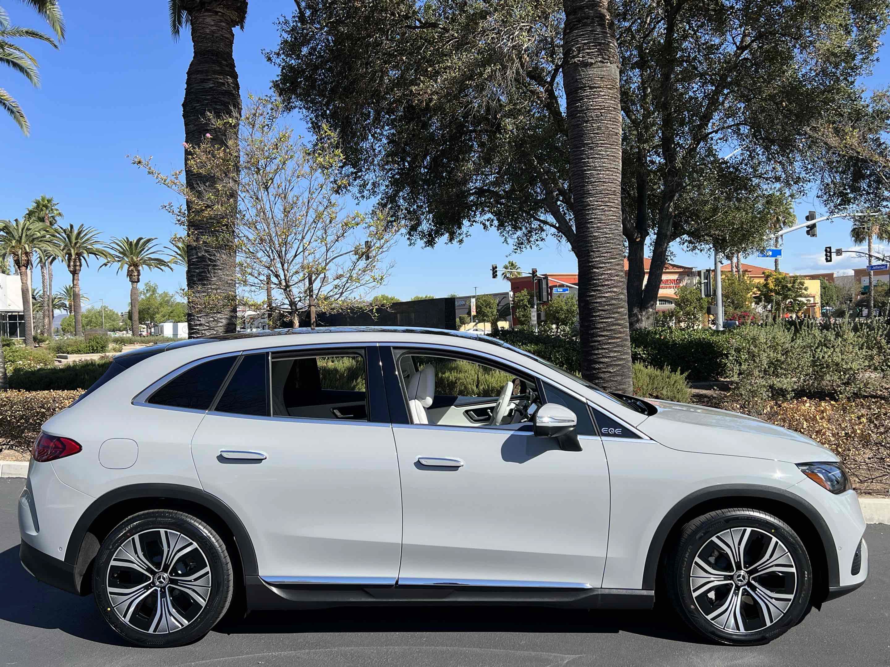 Used 2024 Mercedes-Benz EQE 350+ SUV image 19