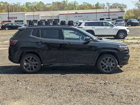 New 2025 Jeep Compass Limited w/ High Altitude Package image 2