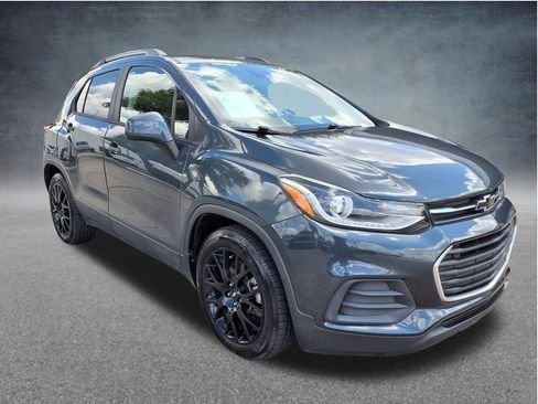 Used 2021 Chevrolet Trax LT w/ Sport Edition FWD image 4
