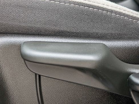 Used 2022 Chevrolet Equinox LS w/ LPO, Floor Liner Package FWD image 23