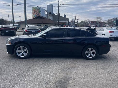 Used 2011 Dodge Charger SE image 5