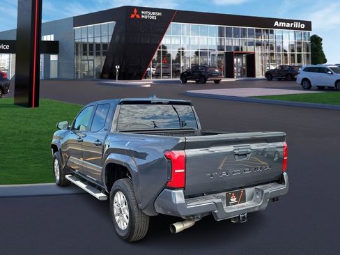 Used 2025 Toyota Tacoma SR5 image 2