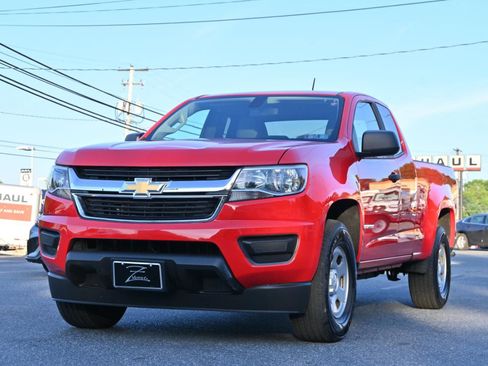 Used 2018 Chevrolet Colorado W/T w/ WT Convenience Package RWD image 6