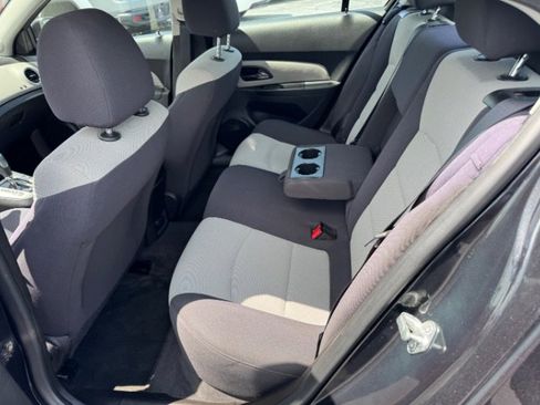 Used 2013 Chevrolet Cruze LS FWD image 14