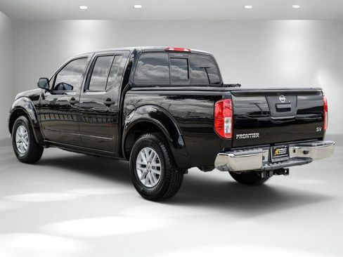 Used 2018 Nissan Frontier SV RWD image 8