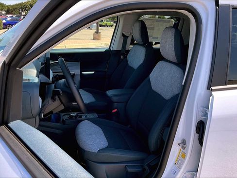 New 2025 Ford Maverick XLT image 9