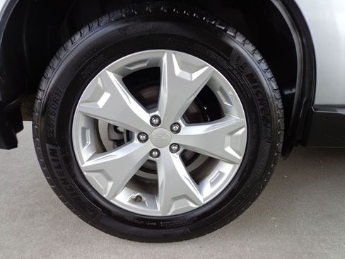 Used 2014 Subaru Forester 2.5i Limited w/ Popular Package #1 AWD/4WD image 10