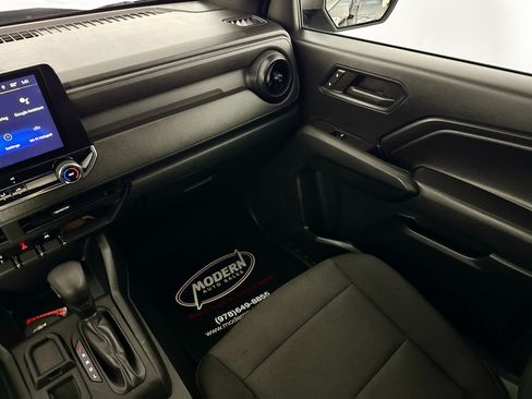 Used 2023 Chevrolet Colorado W/T RWD image 32