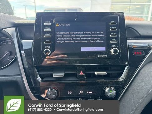 Used 2021 Toyota Camry SE image 10