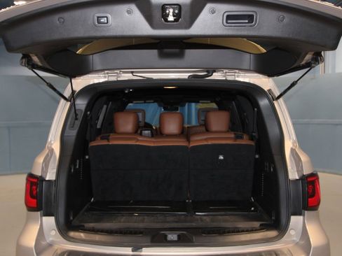 Used 2021 INFINITI QX80 Sensory w/ All-Season Package image 48