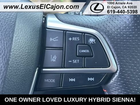 Used 2021 Toyota Sienna XSE w/ XSE Plus Package FWD image 26